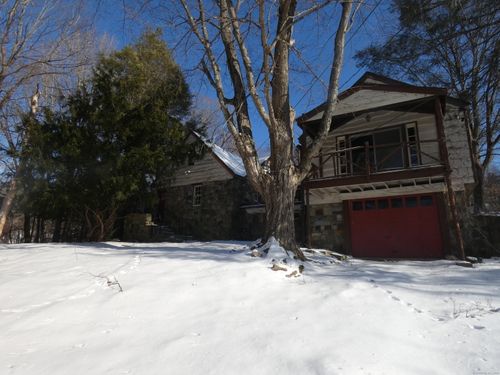 28 Spruce Mountain Rd, Danbury, CT, 06810-8258 | Card Image
