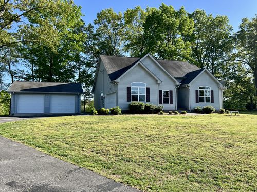 302 Aubrey Ct, Burns, TN, 37029-5427 | Card Image