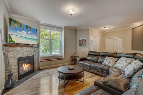 48 E 125th St, Burnsville, MN, 55337-1687 | Card Image