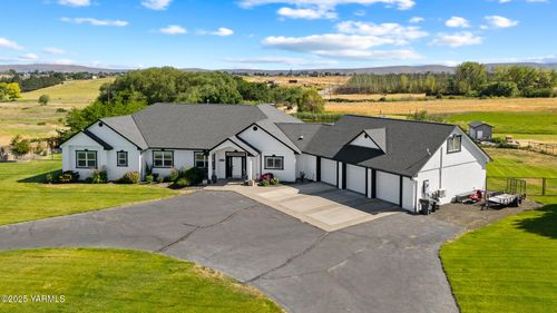 15700 Tieton Dr, Yakima, WA, 98908-9110 | Card Image
