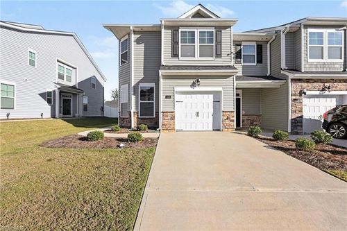 1245 Evelynnview Ln, Kernersville, NC, 27284-6737 | Card Image