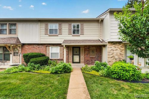 2427 Hidden Meadow Ln, Ballwin, MO, 63021-5840 | Card Image