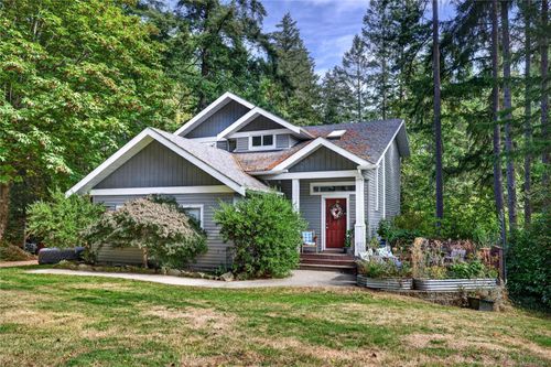 135 Pine Pl, Salt Spring, BC, V8K2N4 | Card Image