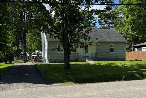 49 Lewis St, Endicott, NY, 13760-6218 | Card Image