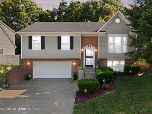 1323 Amanda Jo Dr, Elizabethtown, KY, 42701-2625 | Card Image