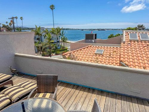 apt-4-3701 Riviera Dr, San Diego, CA, 92109-6674 | Card Image