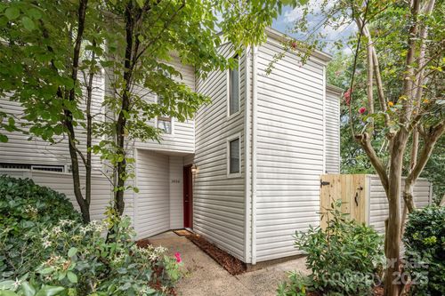 7800 Hummingbird Ln, Charlotte, NC, 28212-7647 | Card Image
