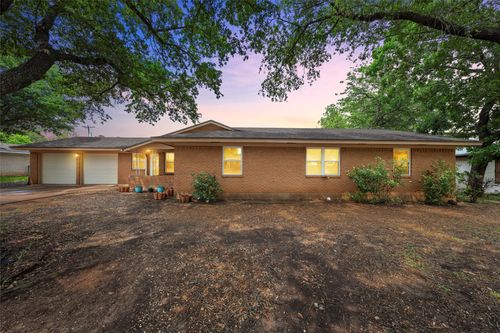 1305 W 3 A St, McGregor, TX, 76657-1407 | Card Image