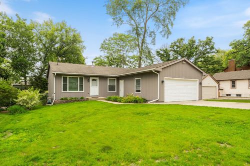 3112 Cedar Ter, Island Lake, IL, 60042-9607 | Card Image