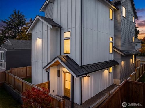 b-7736 30th Ave Nw, Seattle, WA, 98117-4626 | Card Image