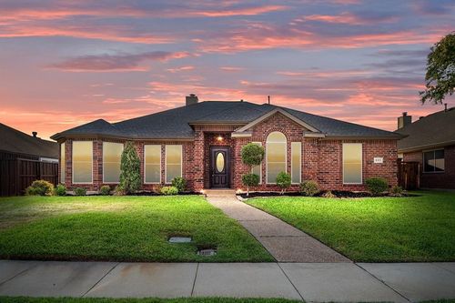 805 Kathryn Dr, Lewisville, TX, 75067-4266 | Card Image