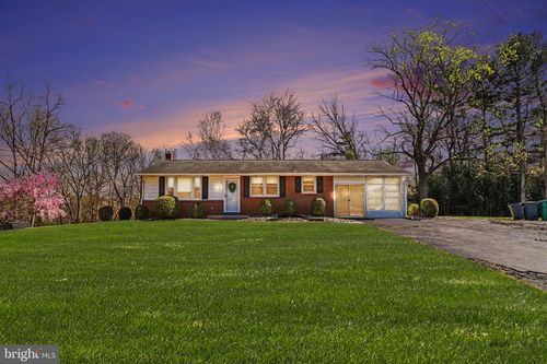 913 Stehman Rd, Millersville, PA, 17551-9753 | Card Image