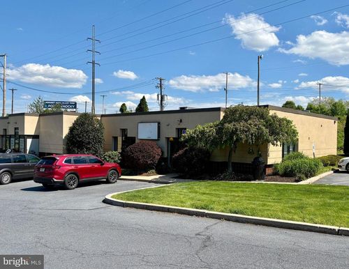 1352 Harrisburg Pike, LANCASTER, PA, 17601-2613 | Card Image