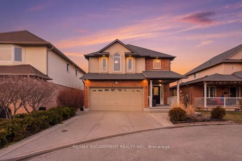 7 Vidal Crt, Grimsby, ON, L3M5R8 | Card Image