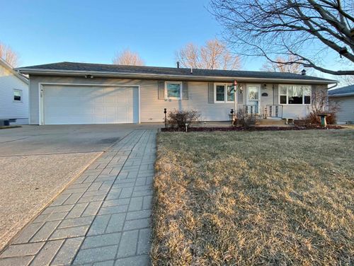 15 Edward Dr Sw, Le Mars, IA, 51031-2729 | Card Image