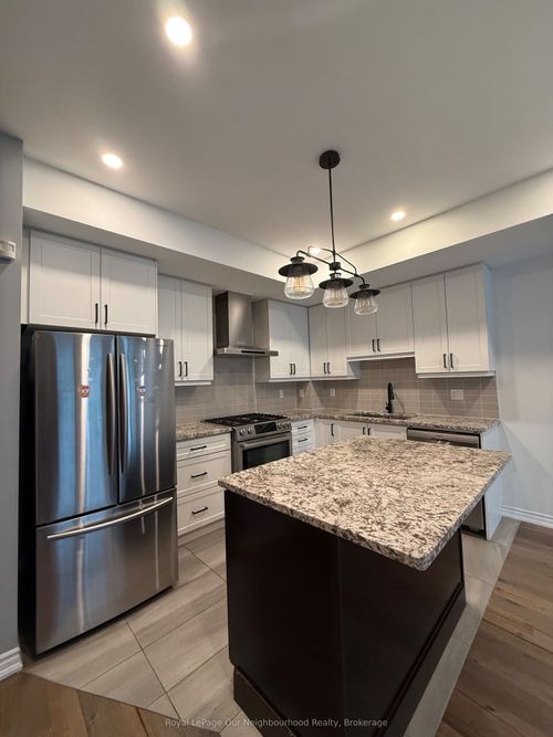 257-27 Applewood Lane, Etobicoke, ON, M9C0C1 | Card Image