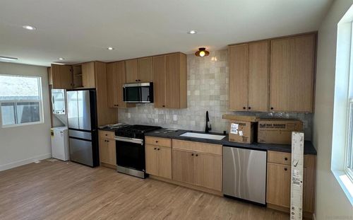 1824 Chico St, San Diego, CA, 92109-6143 | Card Image