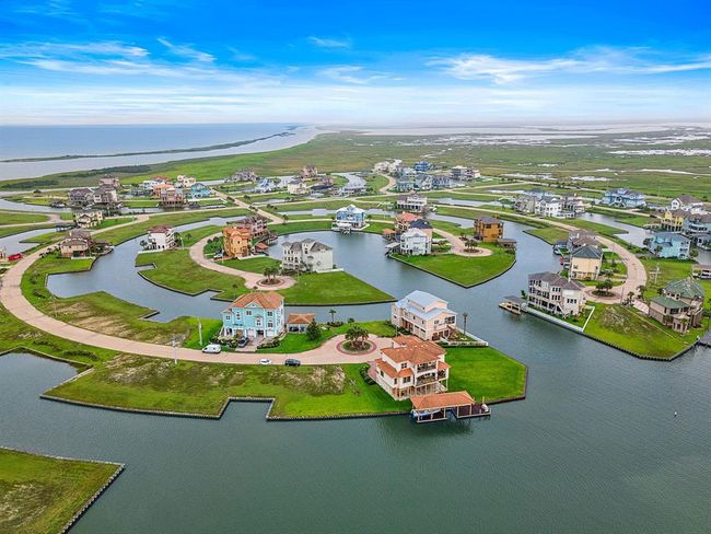21 Loggerhead, House other with 4 bedrooms, 4 bathrooms and 2 parking in Hitchcock TX | Image 48