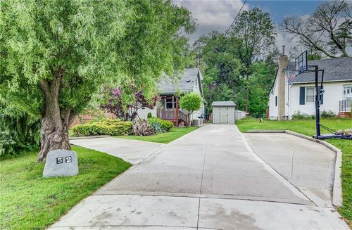 52 Barbara Cres, Kitchener, ON, N2M4N2 | Card Image
