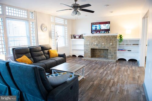 4-3809 Ventnor Ave, Atlantic City, NJ, 08401-5944 | Card Image