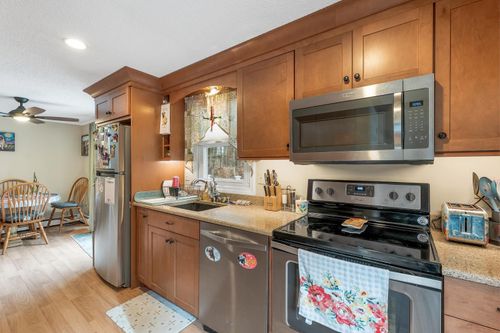 106 Fairview Ave, Conway, NH, 03818-6006 | Card Image