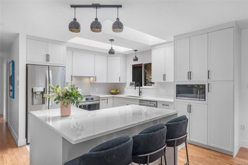 1156 Maple Bay Rd, Duncan, BC, V9L5X1 | Card Image