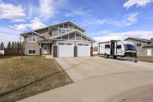 137 Coachman Way, Blackfalds, AB, T4M0B4 | Card Image