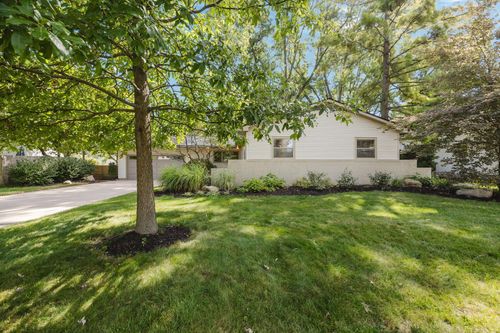 4116 Ruxton Ln, Columbus, OH, 43220-4048 | Card Image