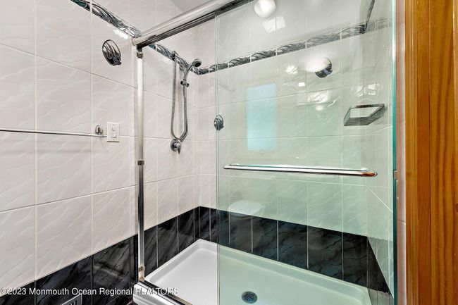 10 Edgewood Dr, House other with 5 bedrooms, 3 bathrooms and null parking in Holmdel NJ | Image 32