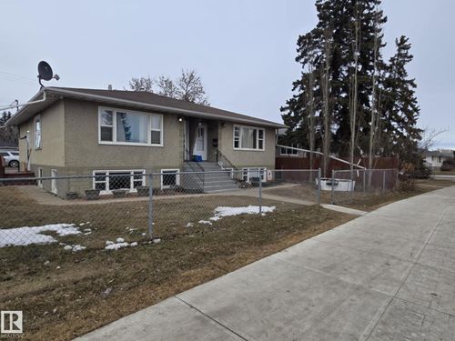 6422 132 Ave Nw, Edmonton, AB, T5A0J8 | Card Image