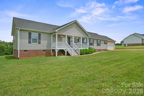 308 Laurel Ridge Dr, Lincolnton, NC, 28092-6827 | Card Image