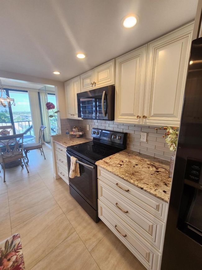 APT-601 - 899 Jeffery St, Condo with 2 bedrooms, 2 bathrooms and null parking in Boca Raton FL | Image 4