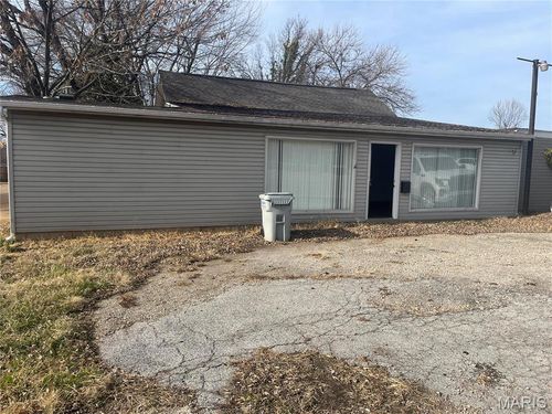515 Potosi St, Farmington, MO, 63640-3218 | Card Image