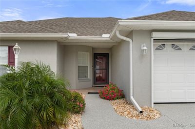 5212 Oxford Court, House other with 3 bedrooms, 2 bathrooms and 2 parking in Wildwood FL | Image 2