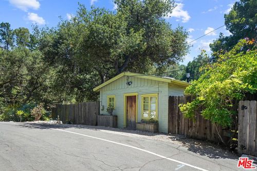 21652 Encina Rd, Topanga, CA, 90290 | Card Image