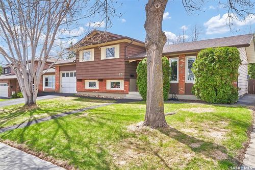 223 Penryn Cres, Saskatoon, SK, S7H5G5 | Card Image