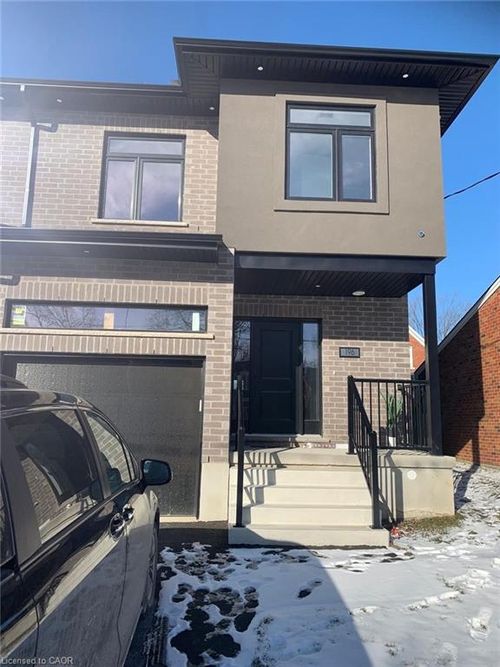 196 Sydney St S, Kitchener, ON, N2G3V5 | Card Image