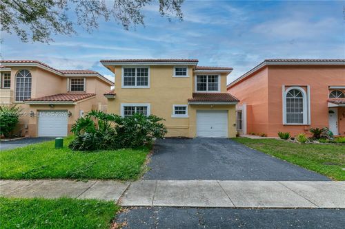 2592 W Saratoga Dr, Hollywood, FL, 33026-5007 | Card Image