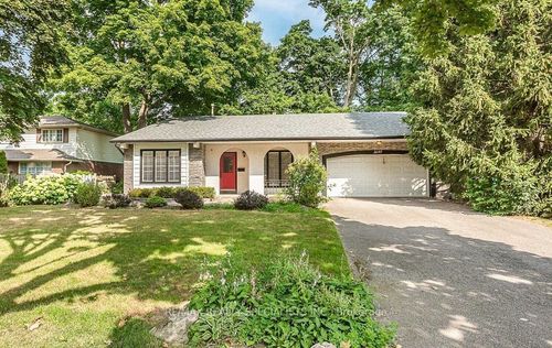 1697 Missenden Cres, Mississauga, ON, L5J2T3 | Card Image