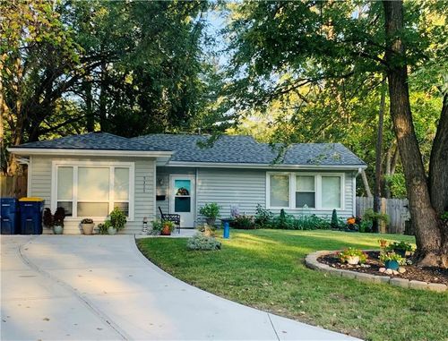 5335 Maple St, Mission, KS, 66202-1906 | Card Image