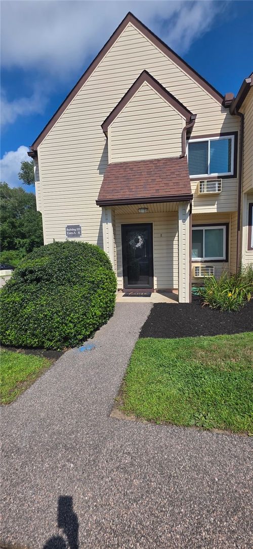 e-225 High St, Westerly, RI, 02891-1780 | Card Image