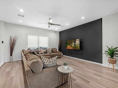 8407 James Franklin St, Houston, TX, 77088-6048 | Card Image