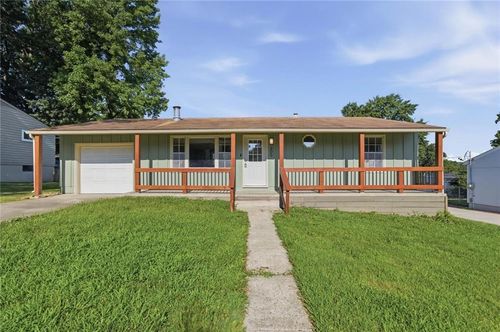 209 Western St, Leavenworth, KS, 66048-1745 | Card Image