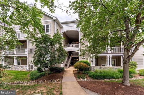 25-1700 Lake Shore Crest Dr, RESTON, VA, 20190-3248 | Card Image