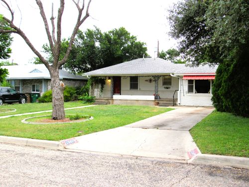 2307 W Twohig Avenue, San Angelo, TX, 76901 | Card Image