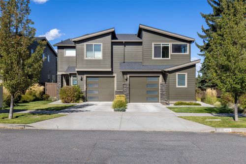 748 Ne Vail Ln, Bend, OR, 97701-3908 | Card Image