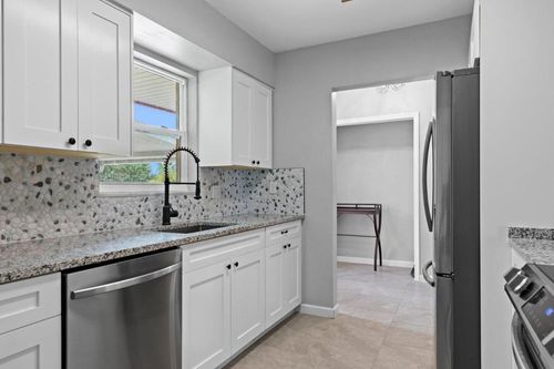 474 22nd St Se, Vero Beach, FL, 32962-8305 | Card Image