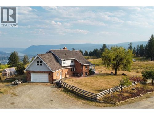 400 Woodland Dr, Williams Lake, BC, V2G4P9 | Card Image