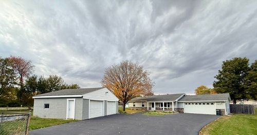 1913 1/2 Brownfield Rd, Urbana, IL, 61802-7603 | Card Image