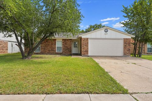 1317 California Trl, Grand Prairie, TX, 75052-2075 | Card Image